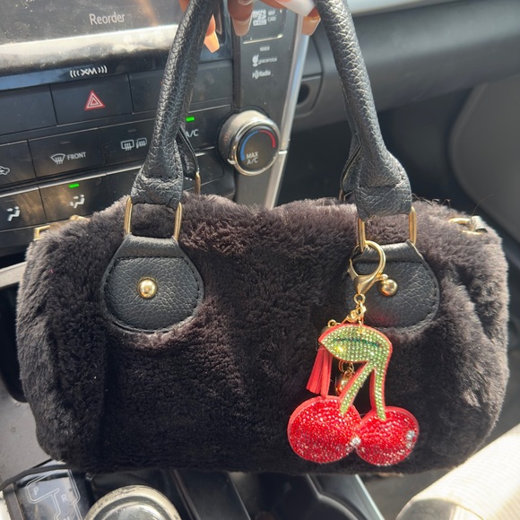 Cherry bag charm, cherry hangbag accessory, cherry keychain, cherry keyholder - Picture 2 of 2